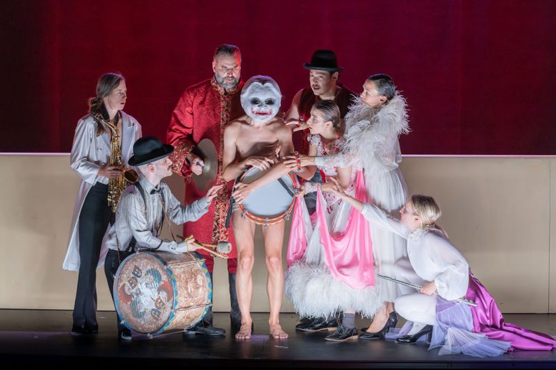 Szene aus DER HAUPTMANN VON KÖPENICK